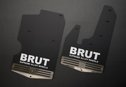 後期型 デリカ D:5(2026年1月～)専用 BRUT マッドフラップ ブラック マッドフラップ前後左右各 1 枚 / 取り付け部品一式 （フラップ素材 3mm 厚エチレン酢酸ビニル EVA ） 2026年1月からのディーゼル車用　※ホイールのインセット及びタイヤの幅・外径によっては、マッドフラップとタイヤが干渉する場合があります。 TRISTAR 