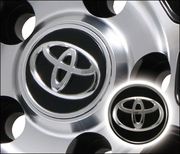 PCD 5穴/112用 トヨタ純正センターキャップ トヨタマーク 4個セット ブラック/クロームロゴ(トヨタマーク) 装着車種:90スープラ TOYOTA純正 